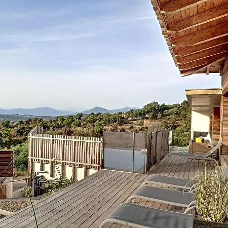 Semesterbostad Appealing Holiday Home In Pietrosella With Private Pool