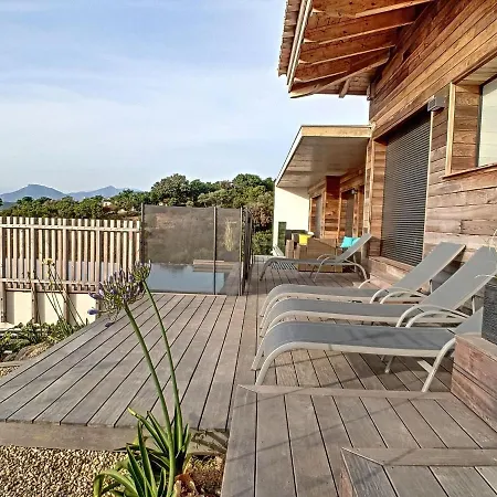 Appealing Holiday Home In Pietrosella With Private Pool بيت للعطل